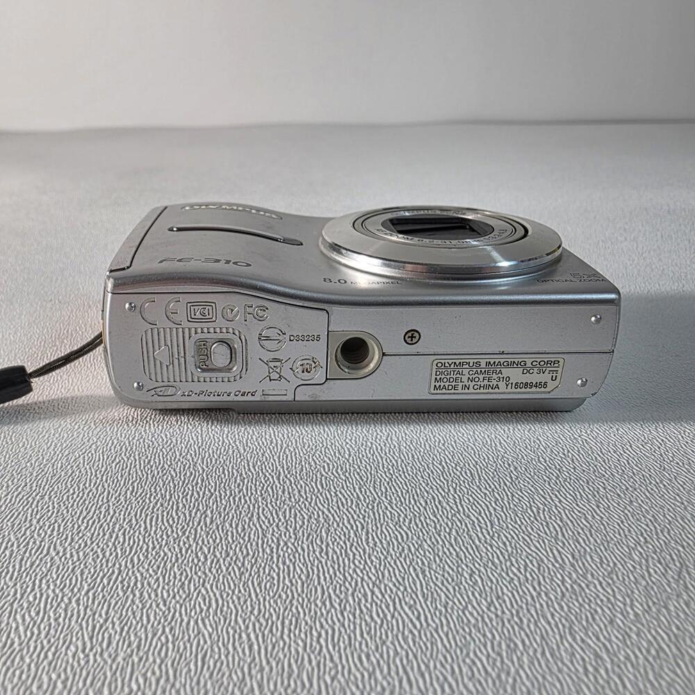 Olympus FE-310 Digital Camera 8.0MP 5x Optical Zoom Silver W/2GB XD Card Tested - Picture 8 of 9